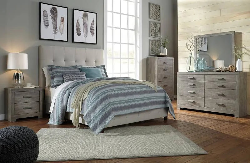 Dolante Upholstered Bed